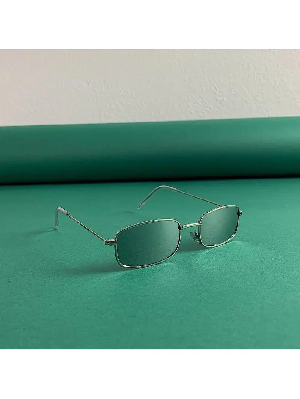 Y2k 90s 2000s vintage unique slim style silver mirror lense sunglasses. Silver